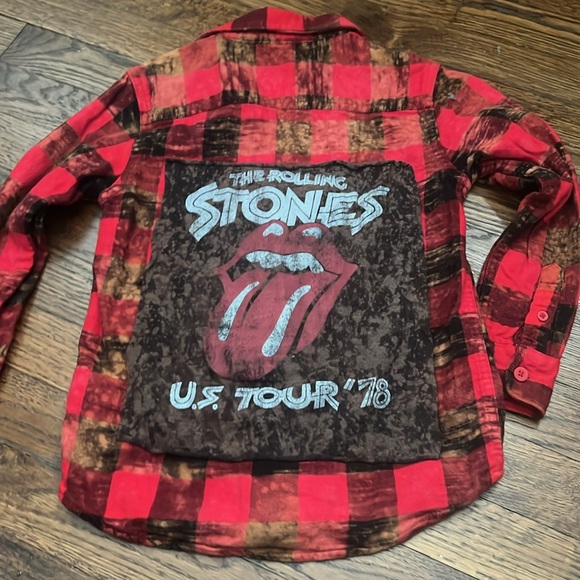 Unisex Red flannel w/ Rolling stone custom back - Picture 3 of 3
